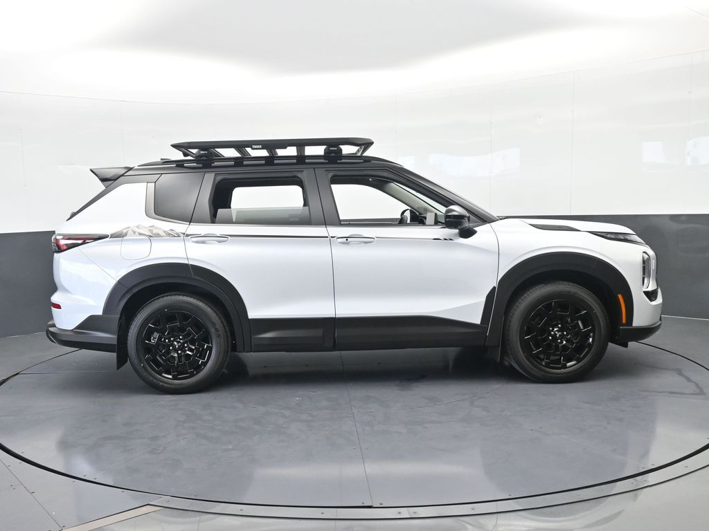New 2026 White Mitsubishi Trail Edition image 7