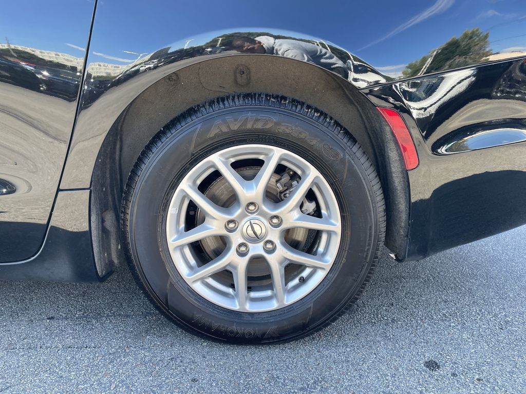 Used 2024 Chrysler Pacifica Van