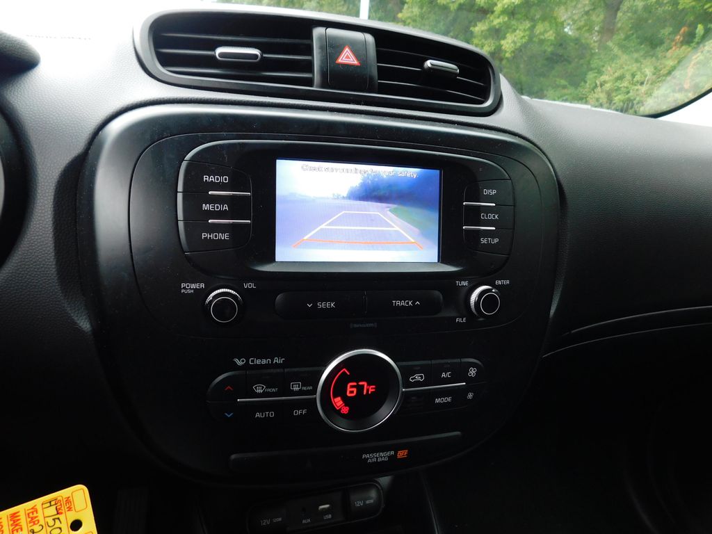 Thumbnail: 2017 Kia Soul - 10