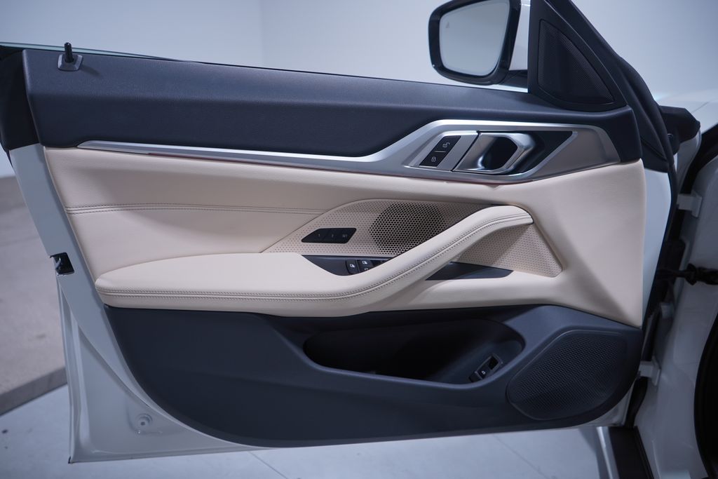 Thumbnail: 2023 BMW i4 - 16