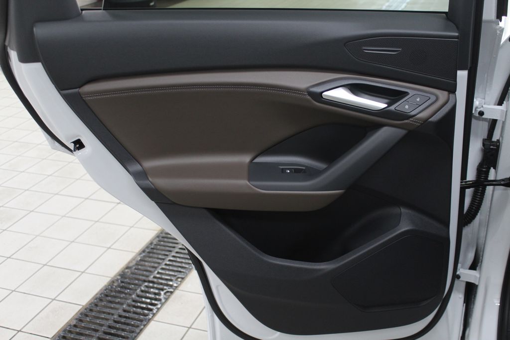 2025 Audi e-tron Premium 26