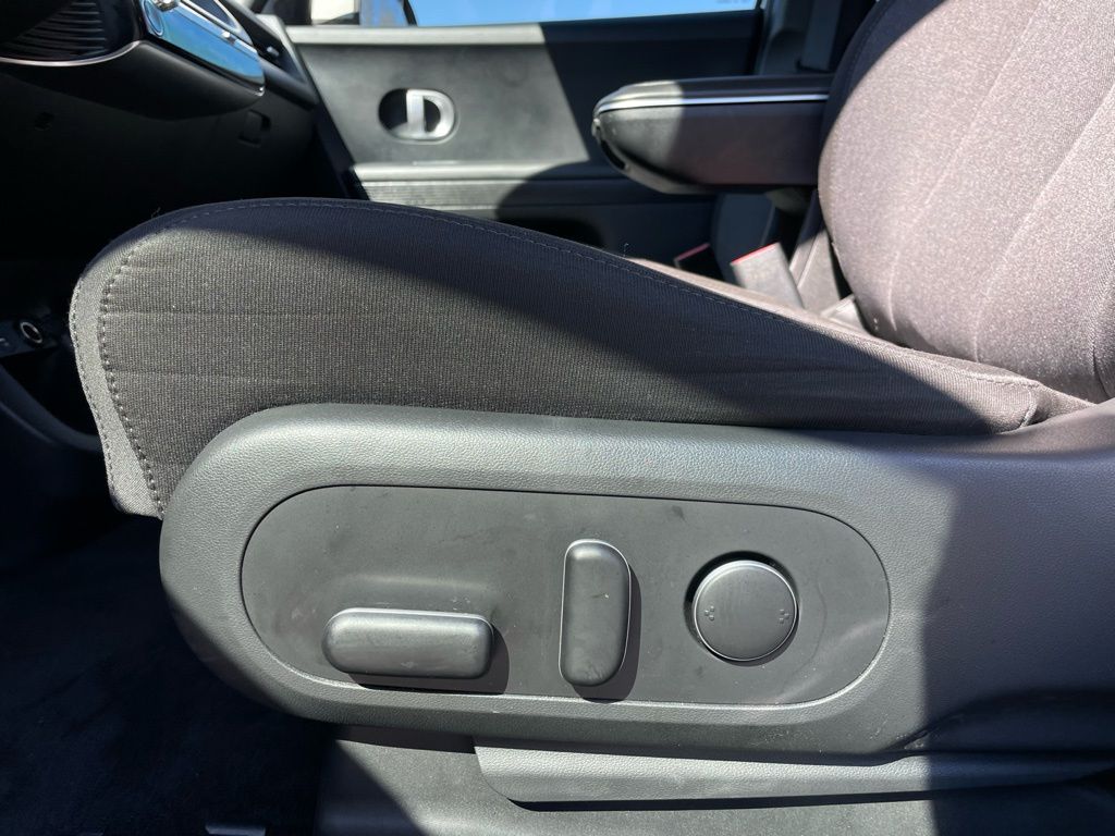 Thumbnail: 2023 Hyundai Ioniq 5 - 25