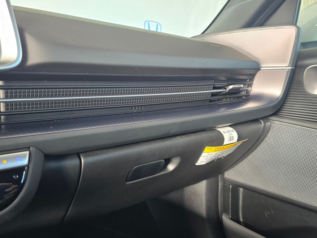 Thumbnail: 2023 Hyundai Ioniq 6 - 32