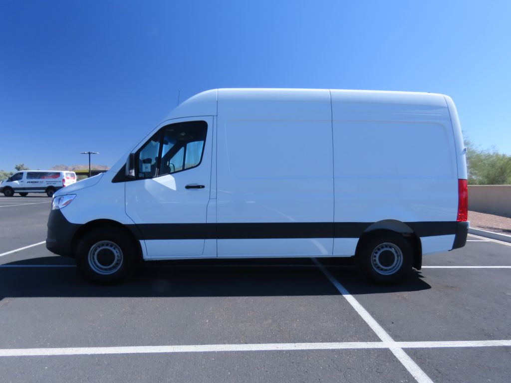 2025 Mercedes-Benz Sprinter 2500 8