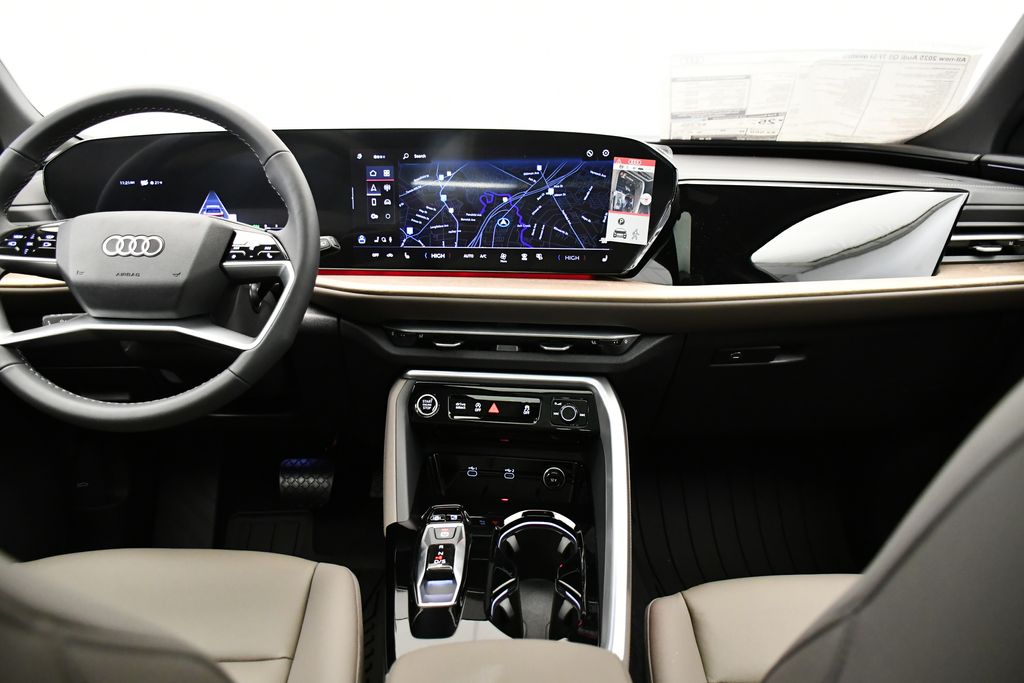 Thumbnail: 2025 Audi Q5 - 19