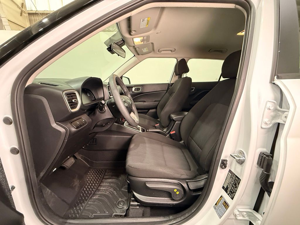2023 Hyundai Venue SE