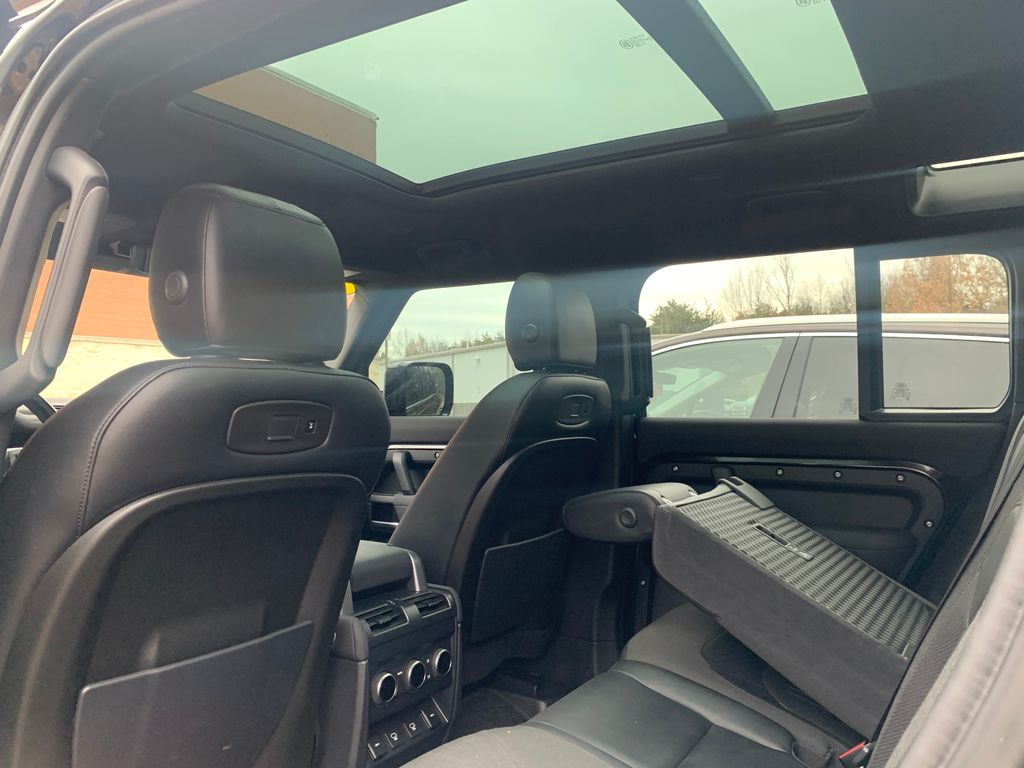 Thumbnail: 2021 Land Rover Defender - 7