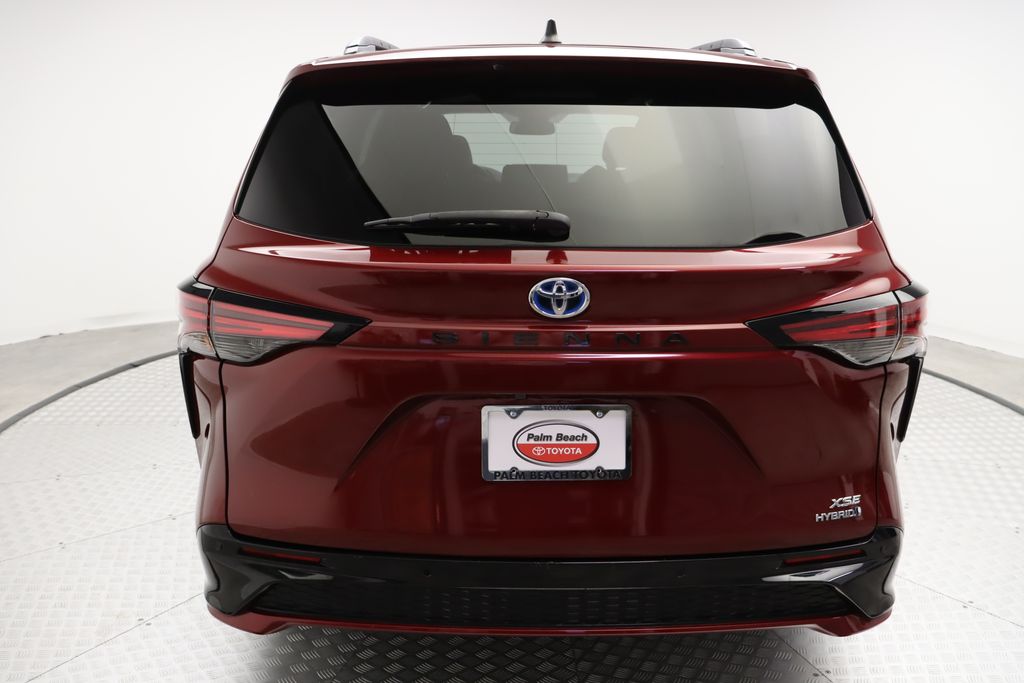 2022 Toyota Sienna XSE 10