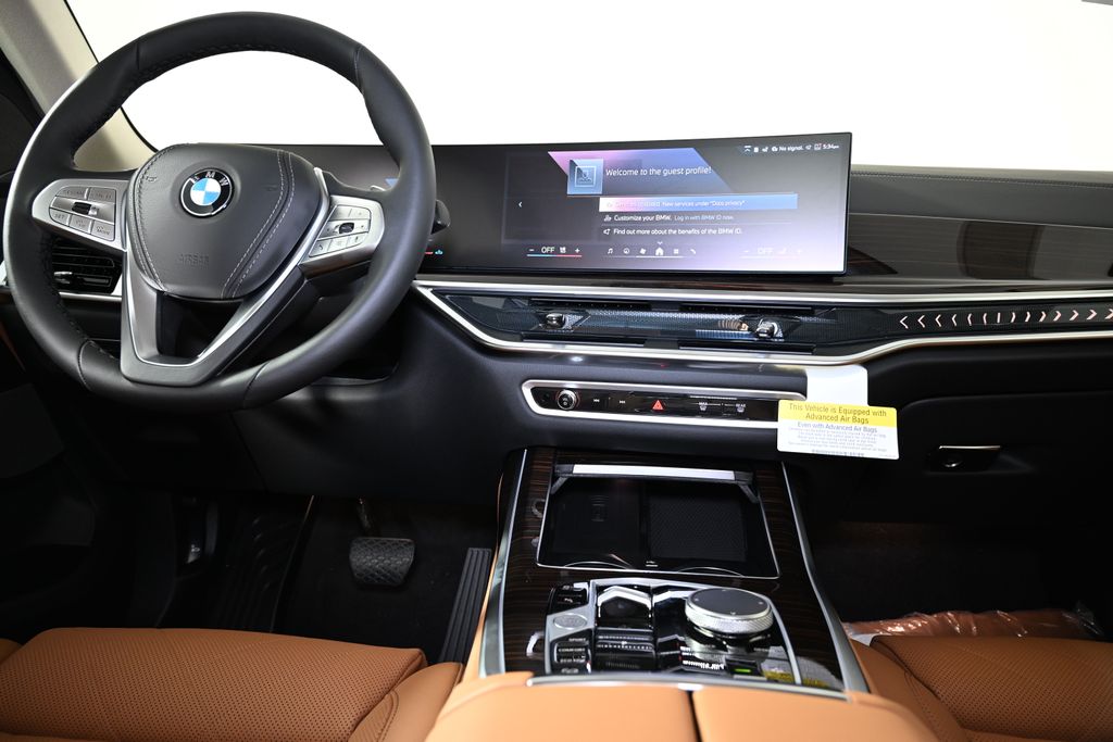 Thumbnail: 2026 BMW X7 - 16