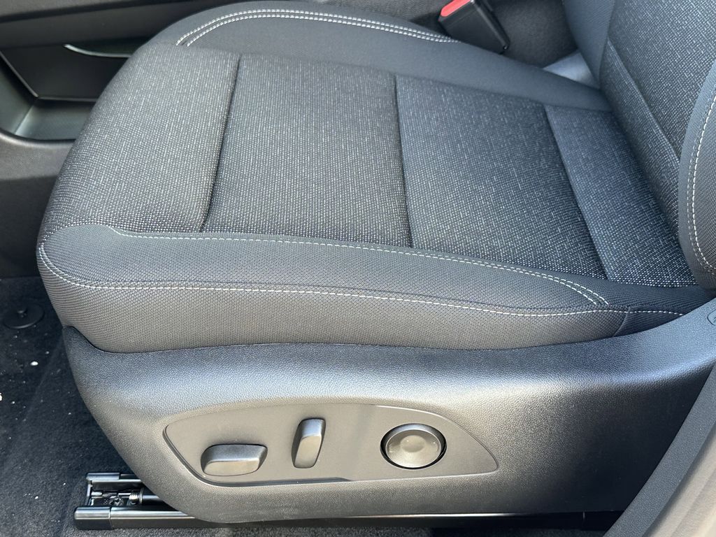 new 2026 Chevrolet Traverse car, priced at $38,595