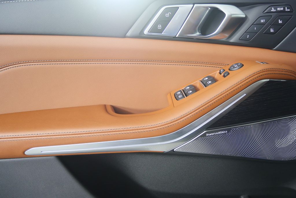 Thumbnail: 2026 BMW X7 - 9