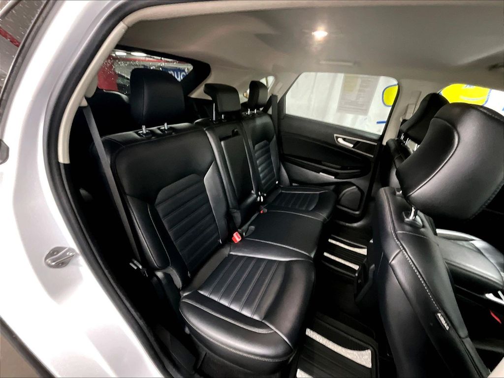 2022 Ford Edge — photo 16