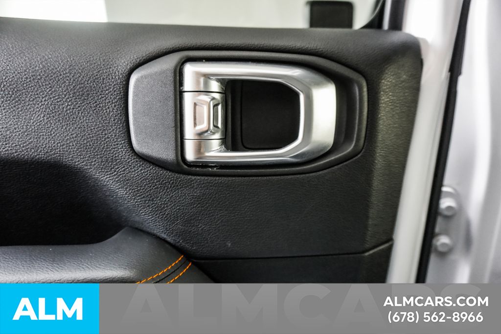 Used 2020 White Jeep Mojave image 48