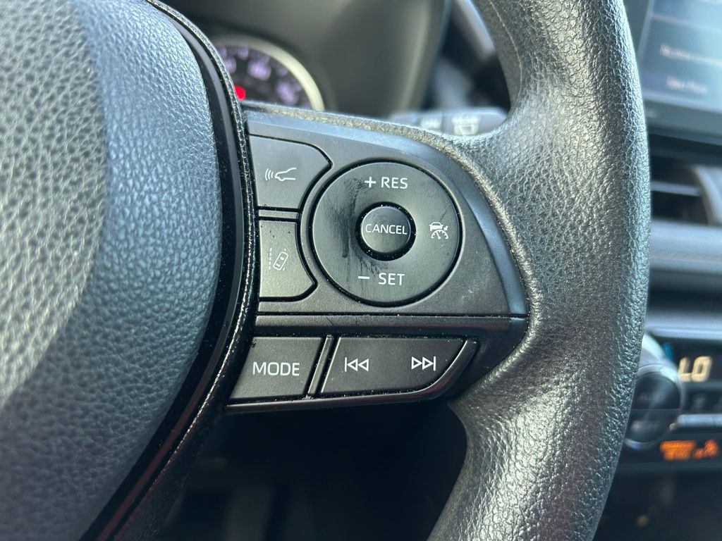 Thumbnail: 2021 Toyota RAV4 - 19
