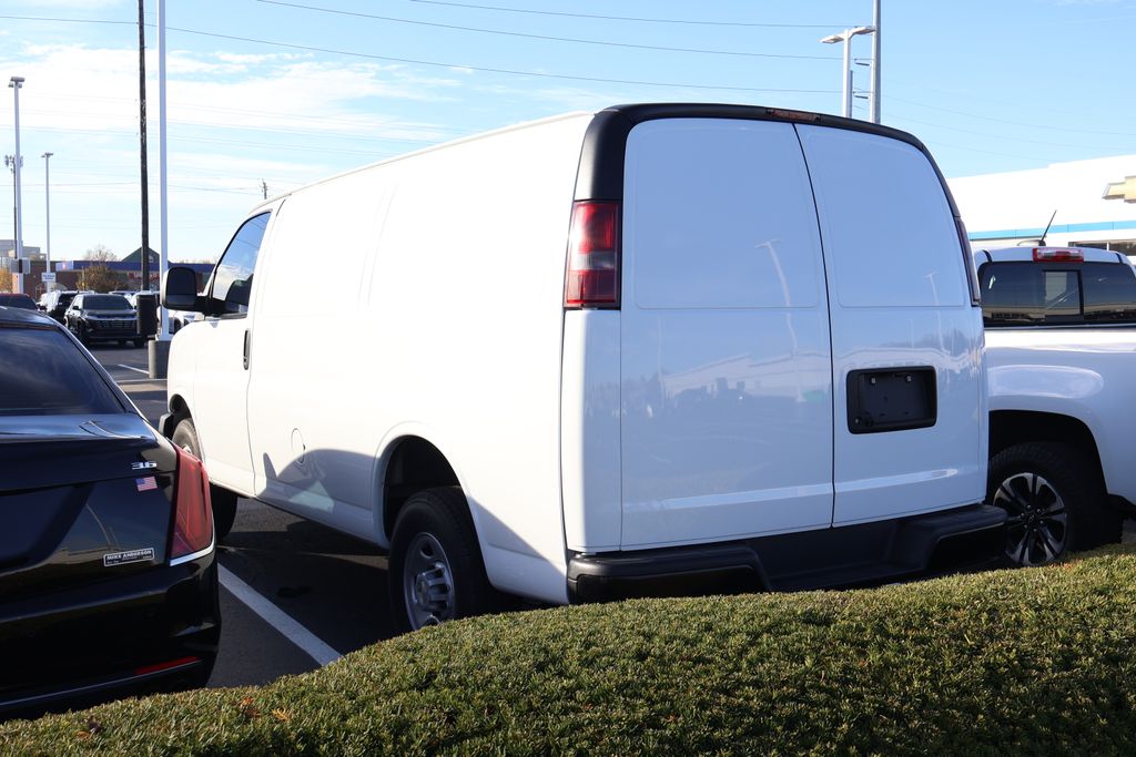 Thumbnail: 2022 Chevrolet Express - 10