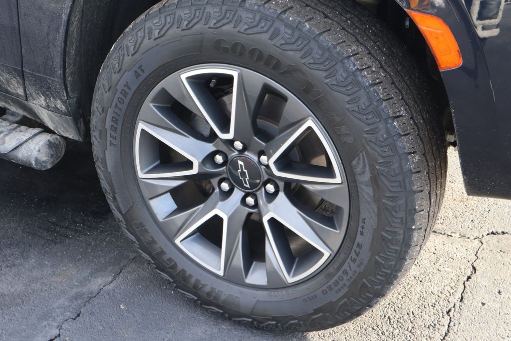 Thumbnail: 2024 Chevrolet Suburban - 6