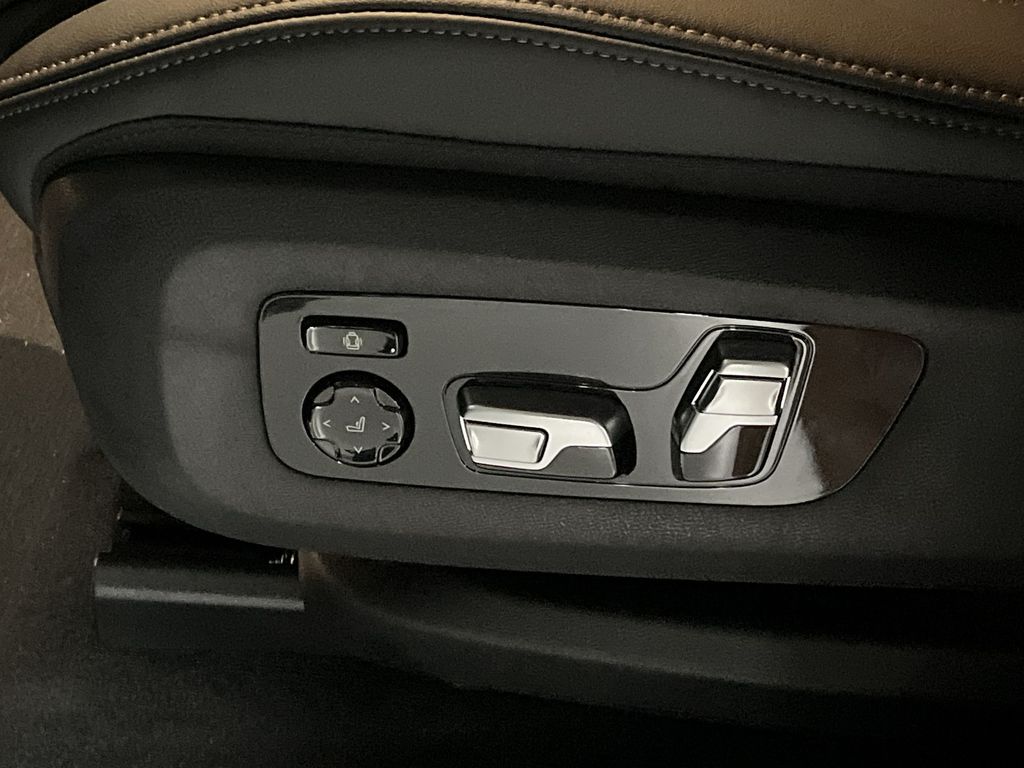 Thumbnail: 2026 BMW X6 - 12