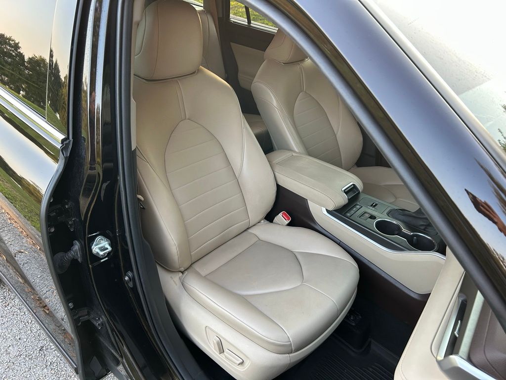 2021 Toyota Highlander XLE 16