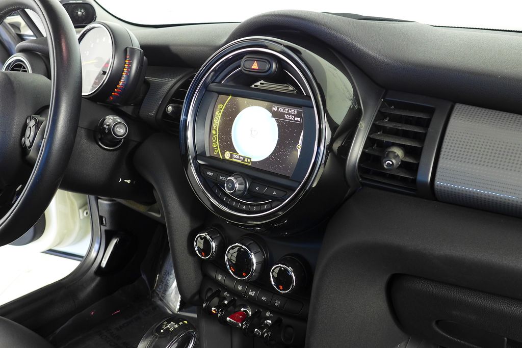 Thumbnail: 2015 MINI Cooper - 15