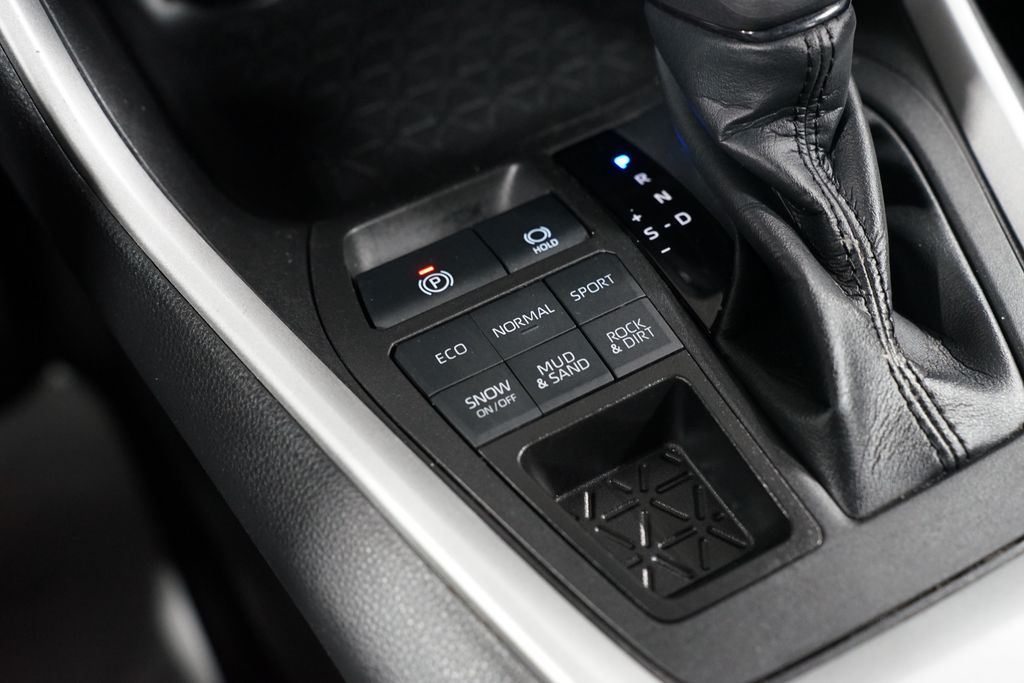 Thumbnail: 2023 Toyota RAV4 - 22