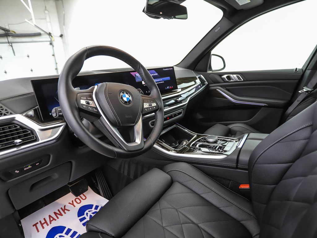 Thumbnail: 2024 BMW X5 - 10