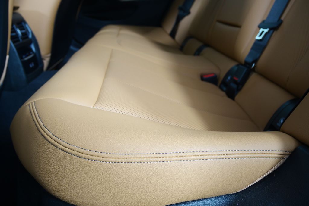 Thumbnail: 2025 BMW 3 Series - 15