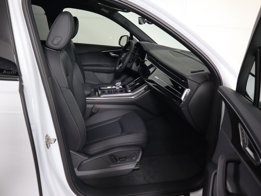 Thumbnail: 2026 Audi Q7 - 23