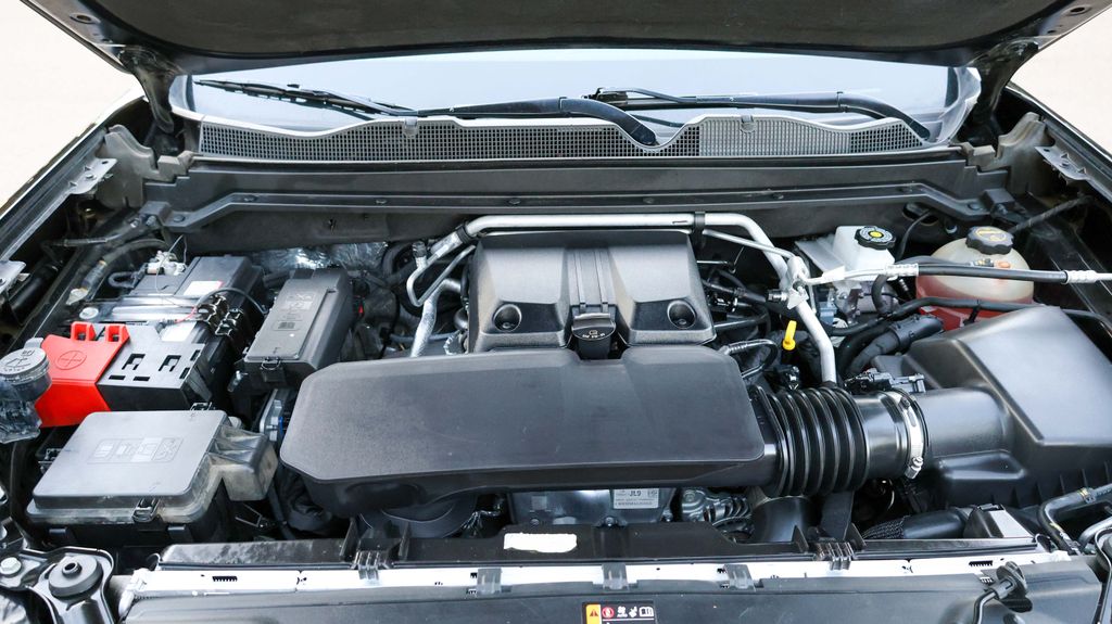 Used 2024 GMC Canyon Elevation 4D Crew Cab