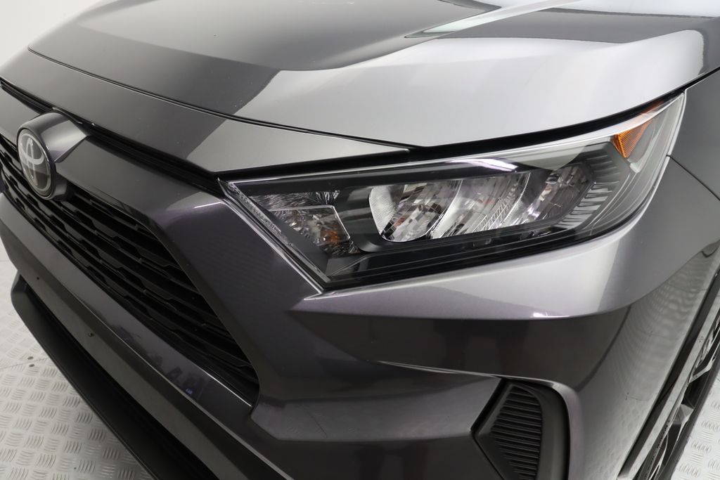 2021 Toyota RAV4 LE 3