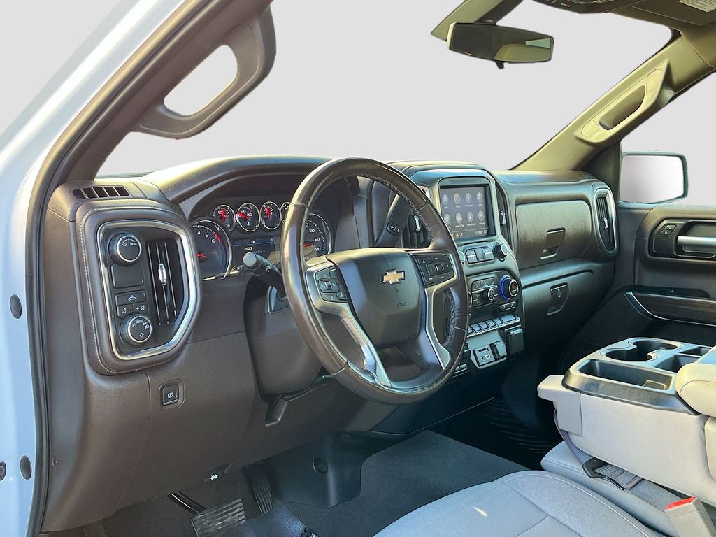 Used 2020 White Chevrolet LT image 9