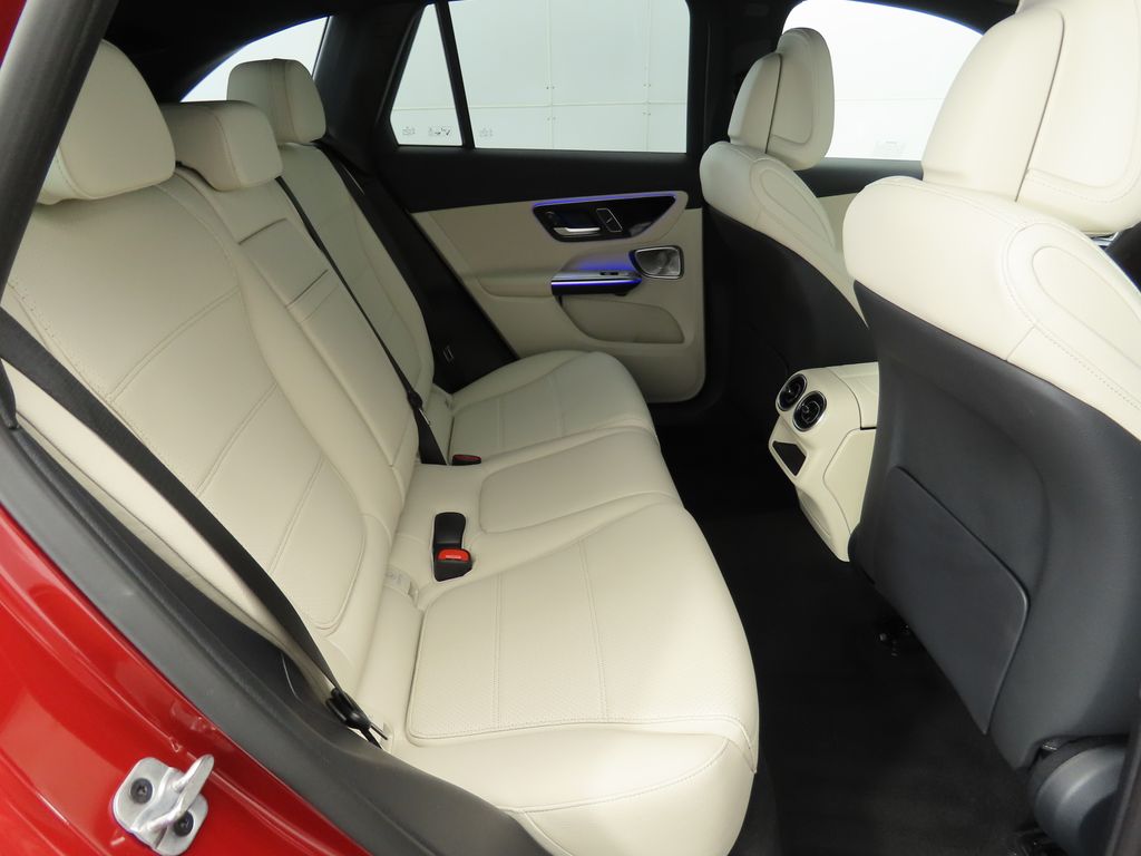 2025 Mercedes-Benz GLC 300 22
