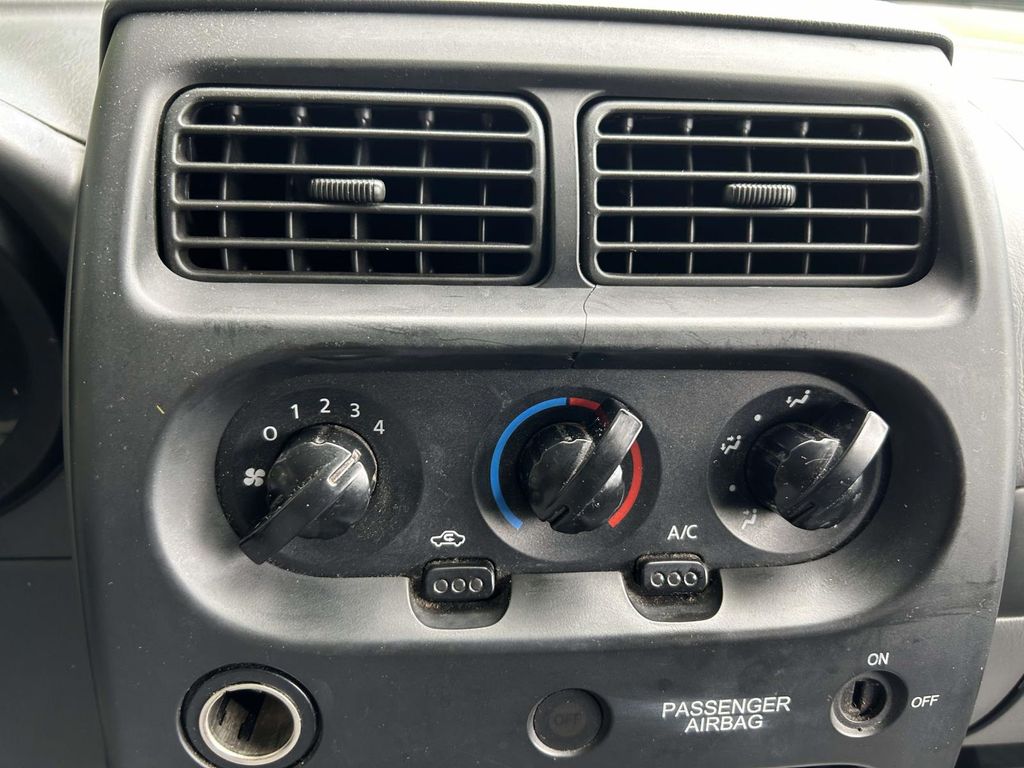Used 2004 Nissan Frontier Truck