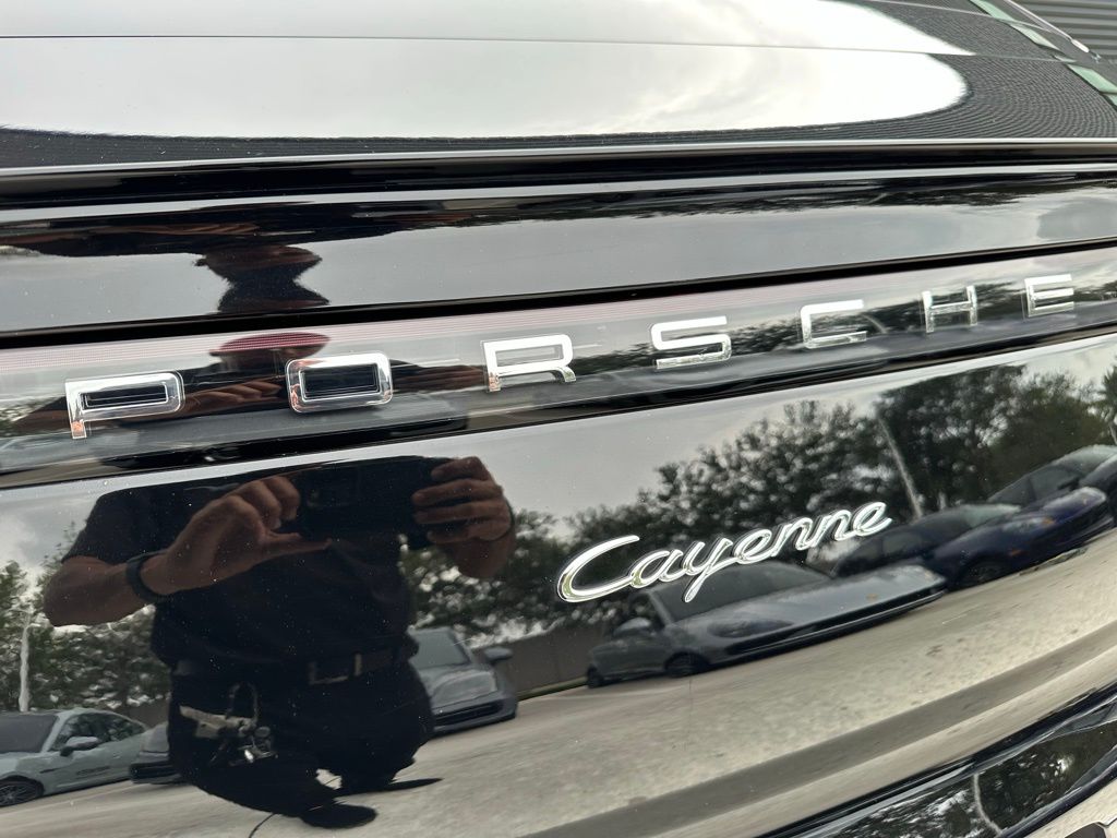 Thumbnail: 2021 Porsche  - 12
