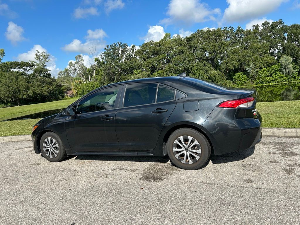 Thumbnail: 2022 Toyota Corolla - 3