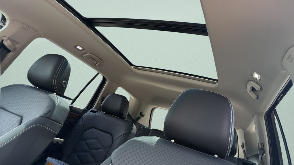 New 2026 Black Volkswagen 2.0T SE w/Technology image 17
