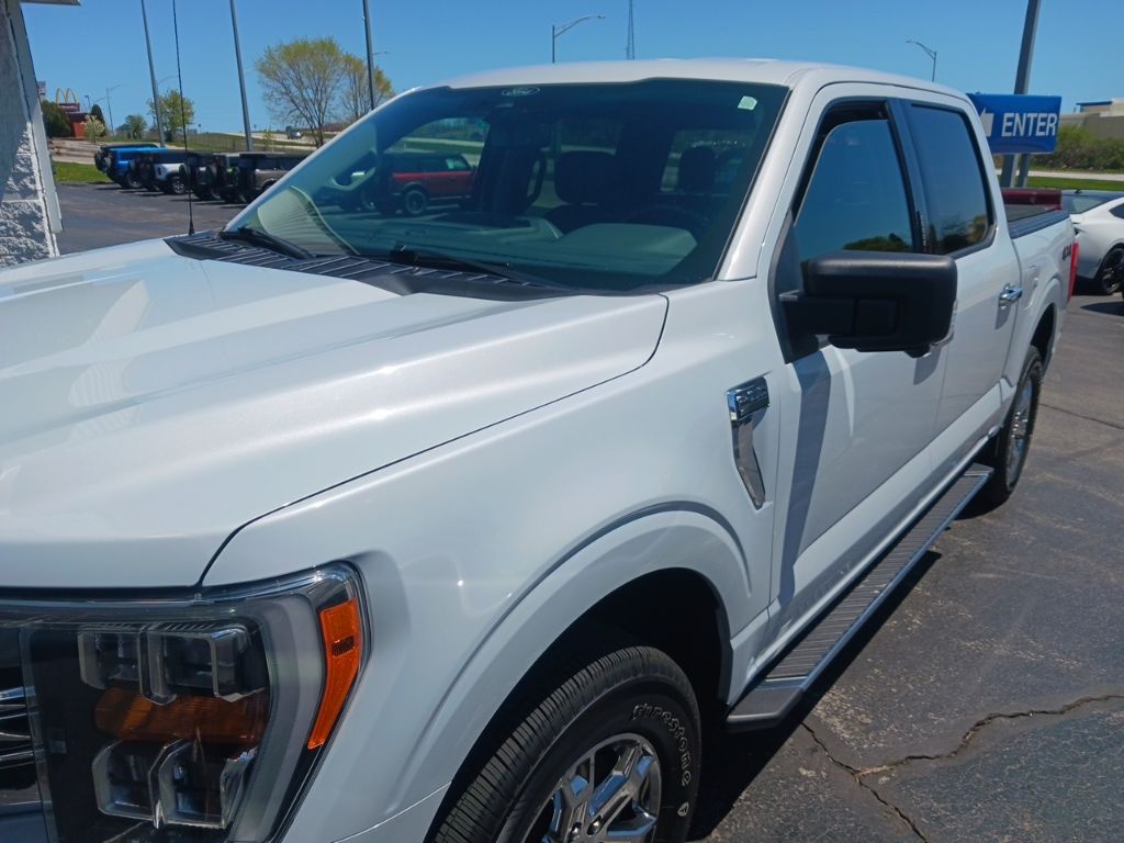View vehicle photo 2