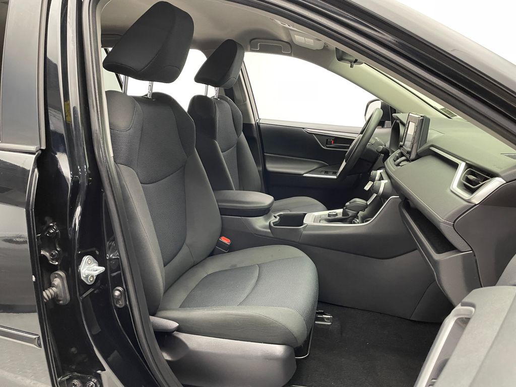 Thumbnail: 2022 Toyota RAV4 - 17