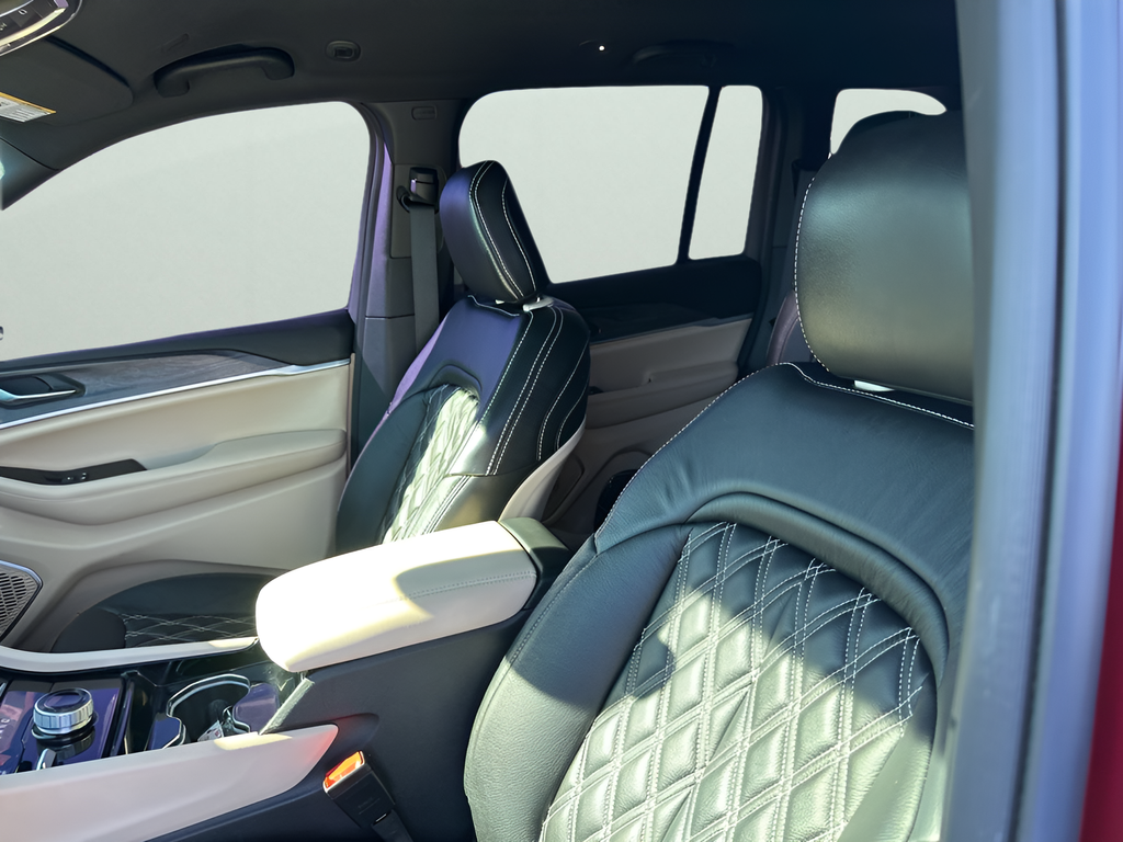 Used Car 2023 Jeep Grand Cherokee  Limited For Sale Under $30,000 In Austin, Texas