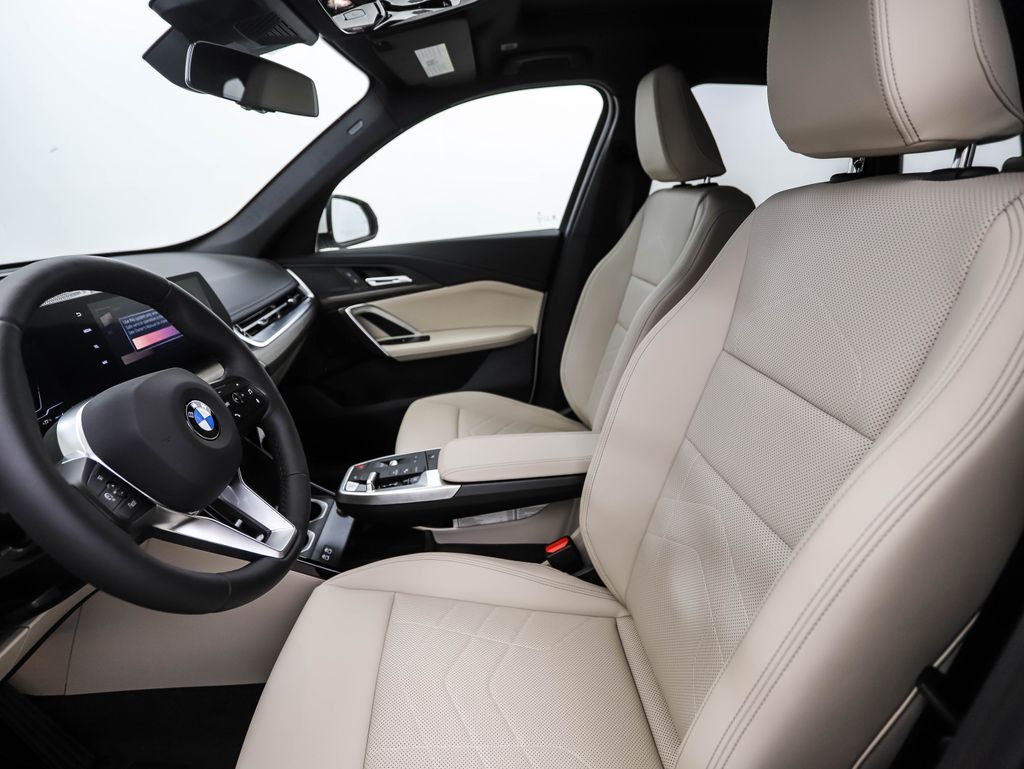 Thumbnail: 2025 BMW X1 - 12