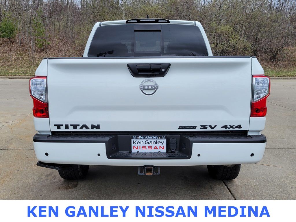 2023 Nissan Titan SV photo