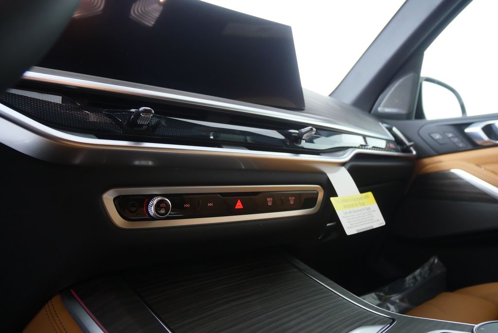 Thumbnail: 2026 BMW X5 - 21