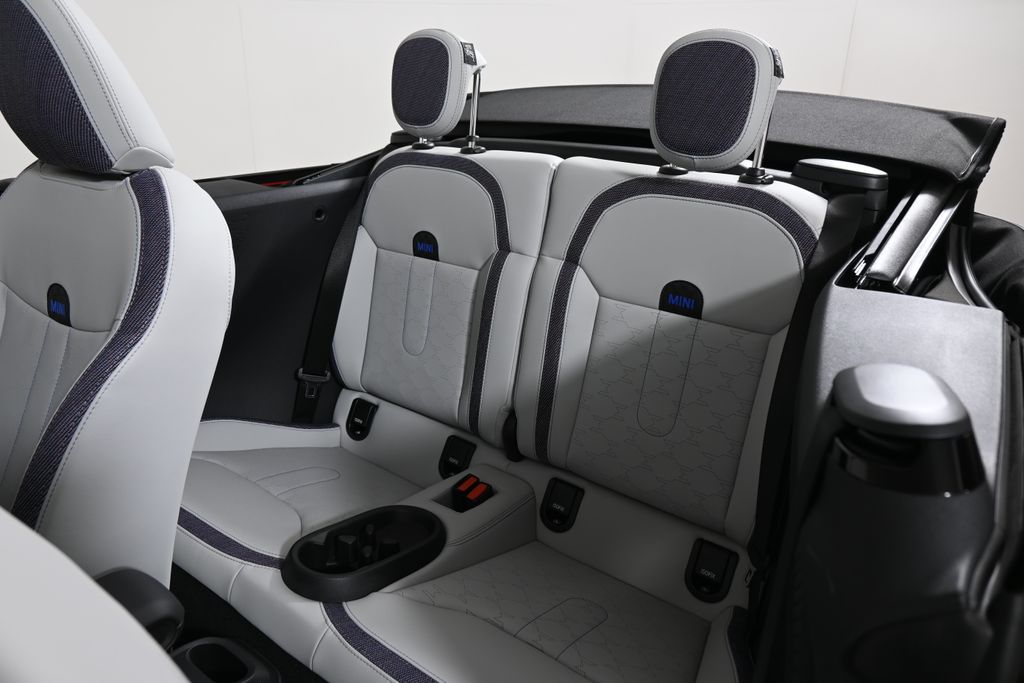 Thumbnail: 2026 MINI Cooper - 30