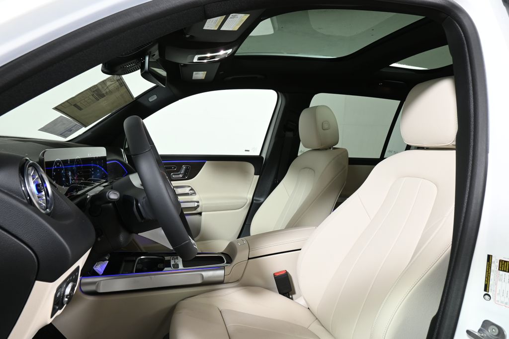 Thumbnail: 2026 Mercedes-Benz GLB - 13