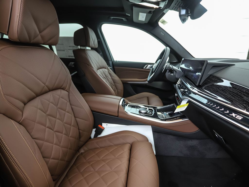 Thumbnail: 2026 BMW X5 - 32