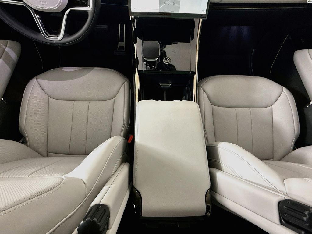 Thumbnail: 2026 Land Rover Range Rover Sport - 17