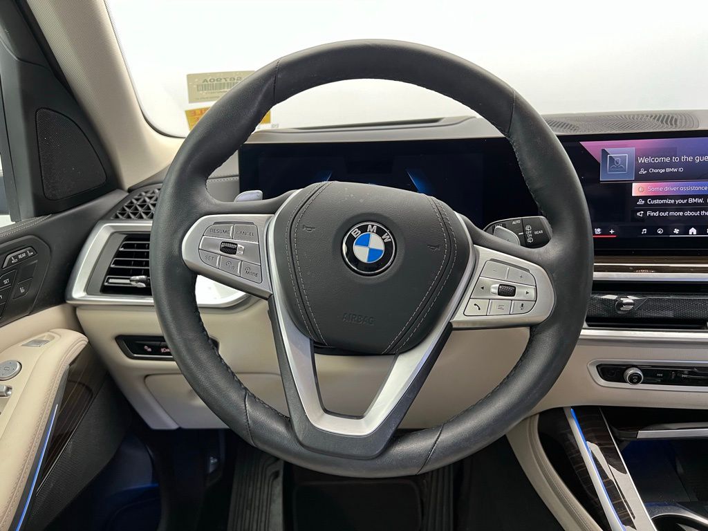 Thumbnail: 2024 BMW X7 - 18