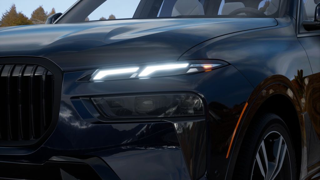 Thumbnail: 2026 BMW X7 - 6