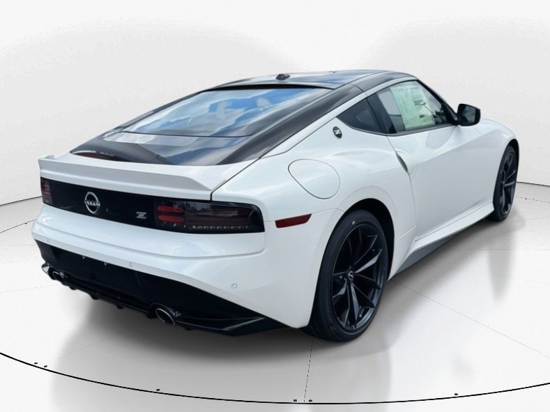 2025 Pearl White Tricoat/Super Black Nissan Z Performance RWD Coupe