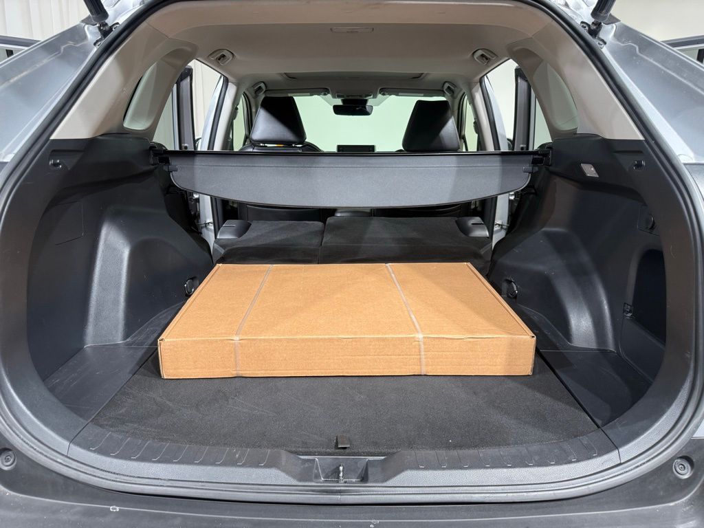 Thumbnail: 2019 Toyota RAV4 - 12