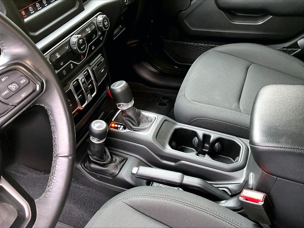 2022 Jeep Gladiator — photo 16